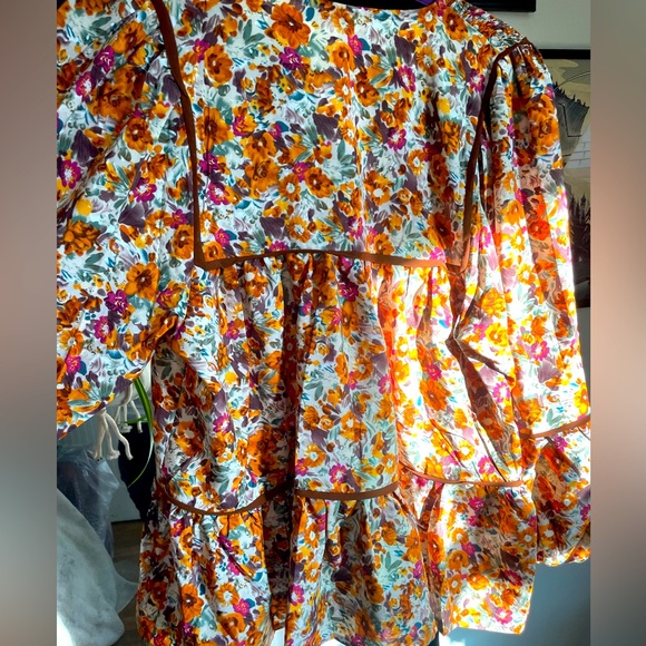 NWT This & That medium Floral Smock Top Blouse - Picture 6 of 7